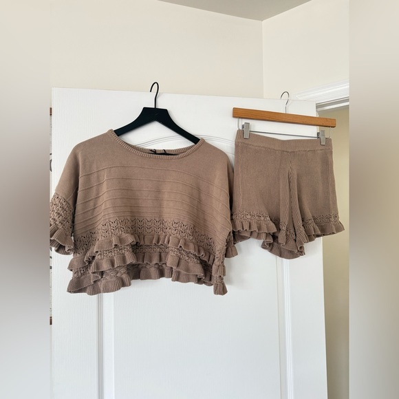 House of Harlow 1960 Tops - NWT - House of Harlow 1960 - Mocha Ruffle Knit Crop Top and Shorts Set